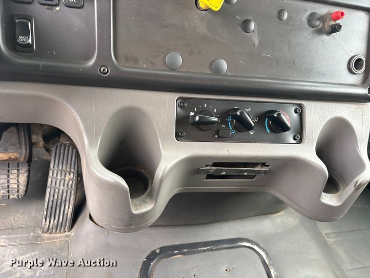 image for item ET7346 2006 Freightliner M2 Business Class dump truck