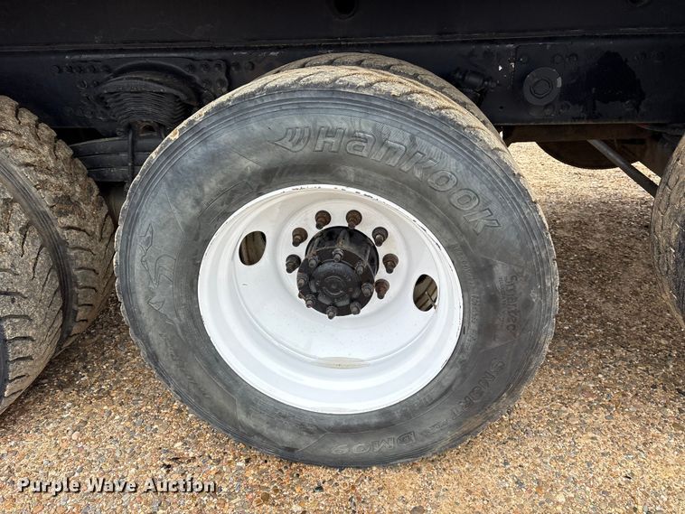 image for item ET7346 2006 Freightliner M2 Business Class dump truck