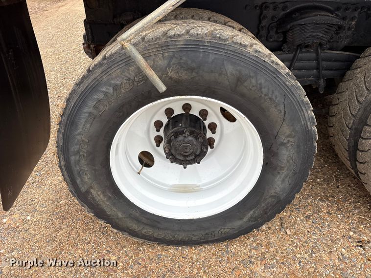 image for item ET7346 2006 Freightliner M2 Business Class dump truck