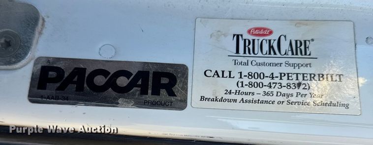 image for item EU6496 2015 Peterbilt 579 semi truck