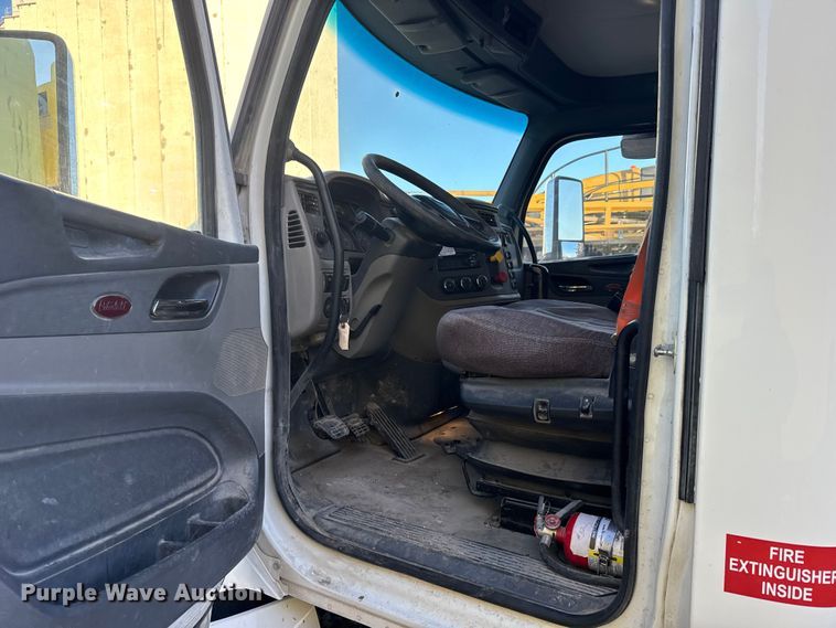 image for item EU6496 2015 Peterbilt 579 semi truck