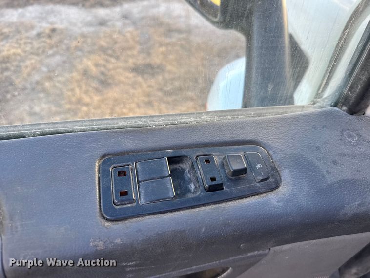 image for item EU6496 2015 Peterbilt 579 semi truck