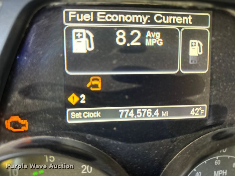 image for item EU6496 2015 Peterbilt 579 semi truck