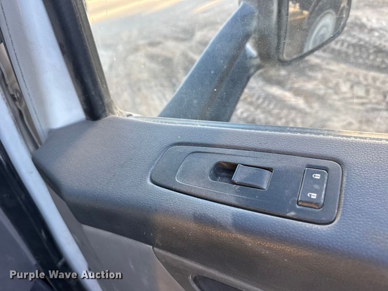 image for item EU6496 2015 Peterbilt 579 semi truck