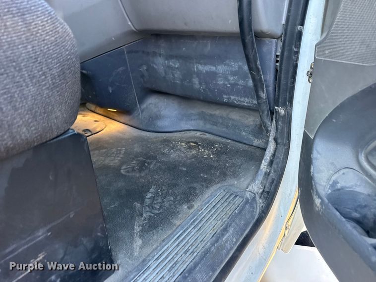 image for item EU6496 2015 Peterbilt 579 semi truck