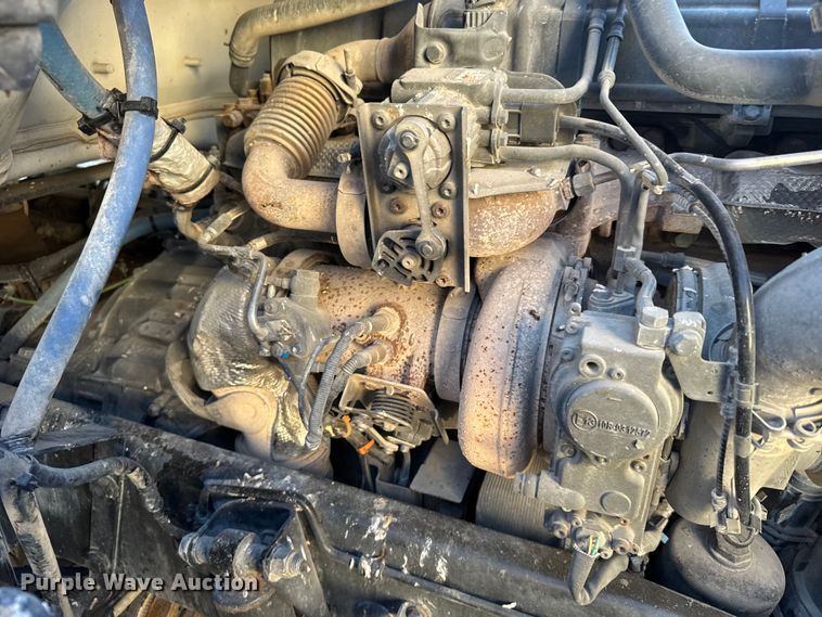 image for item EU6496 2015 Peterbilt 579 semi truck