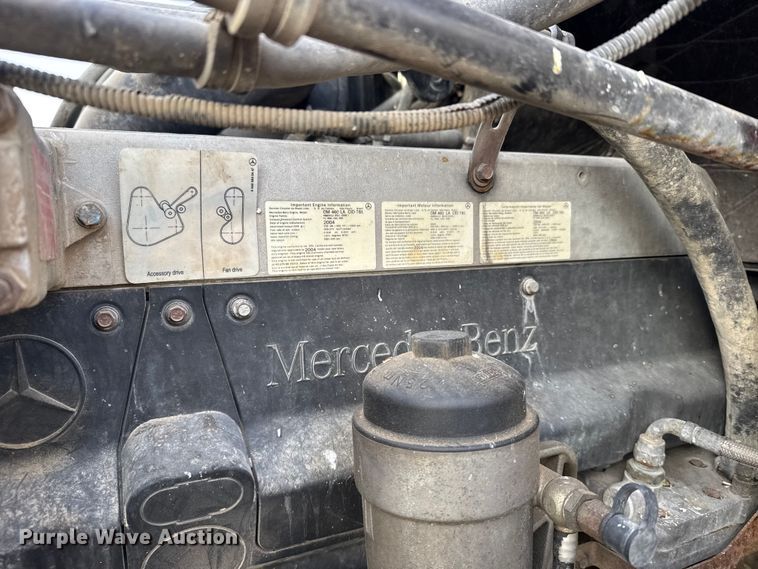 image for item EU6497 2005 Freightliner Columbia 120 semi truck