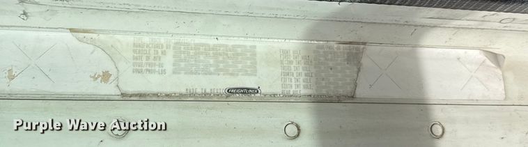 image for item EU6497 2005 Freightliner Columbia 120 semi truck