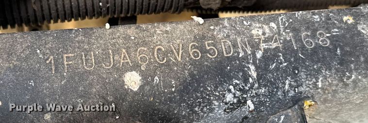 image for item EU6497 2005 Freightliner Columbia 120 semi truck