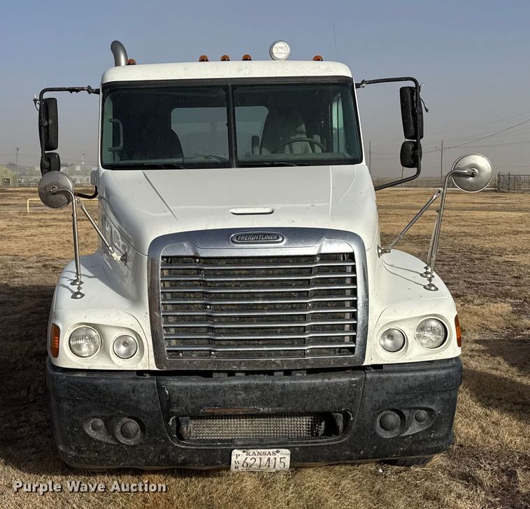 image for item EU6498 2007 Freightliner Century Class semi truck