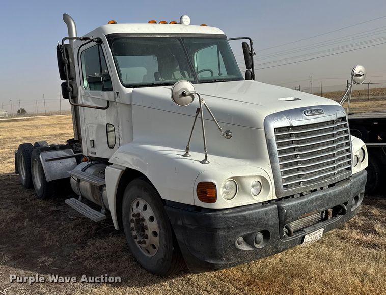 image for item EU6498 2007 Freightliner Century Class semi truck