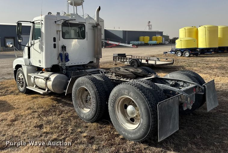 image for item EU6498 2007 Freightliner Century Class semi truck