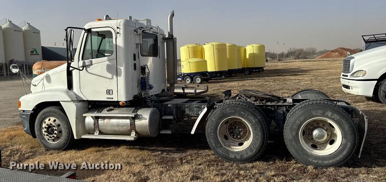 image for item EU6498 2007 Freightliner Century Class semi truck