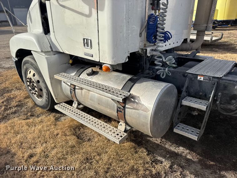 image for item EU6498 2007 Freightliner Century Class semi truck