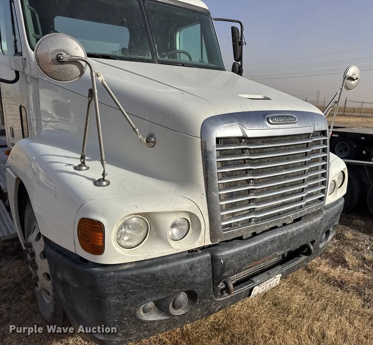 image for item EU6498 2007 Freightliner Century Class semi truck