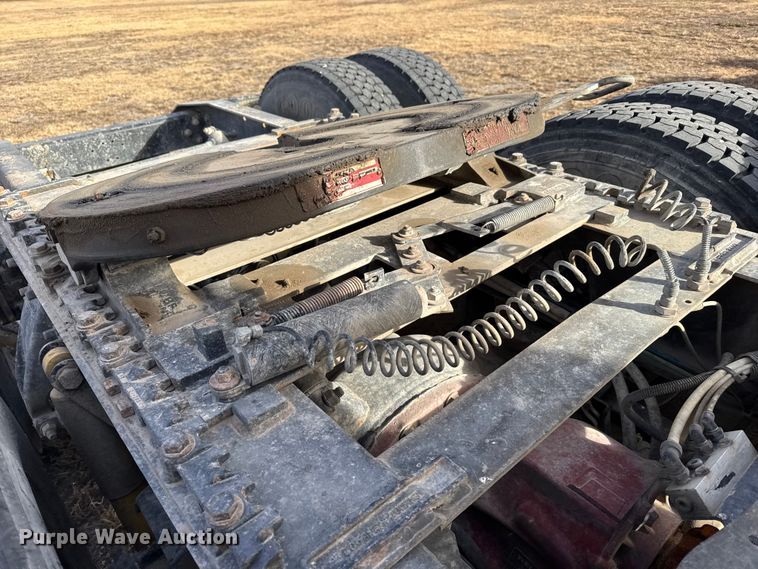 image for item EU6498 2007 Freightliner Century Class semi truck