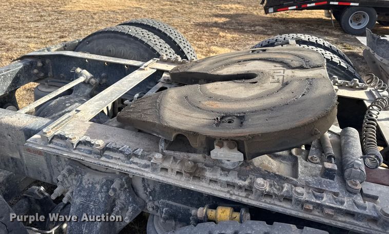 image for item EU6498 2007 Freightliner Century Class semi truck