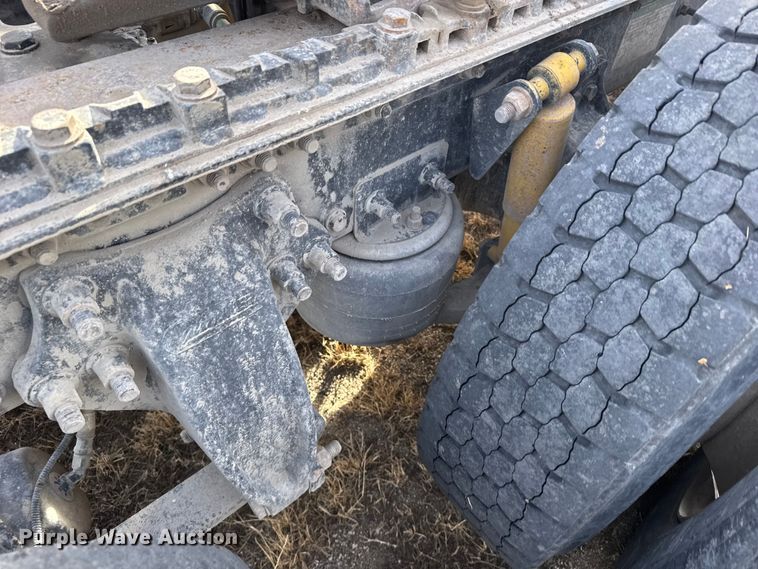 image for item EU6498 2007 Freightliner Century Class semi truck