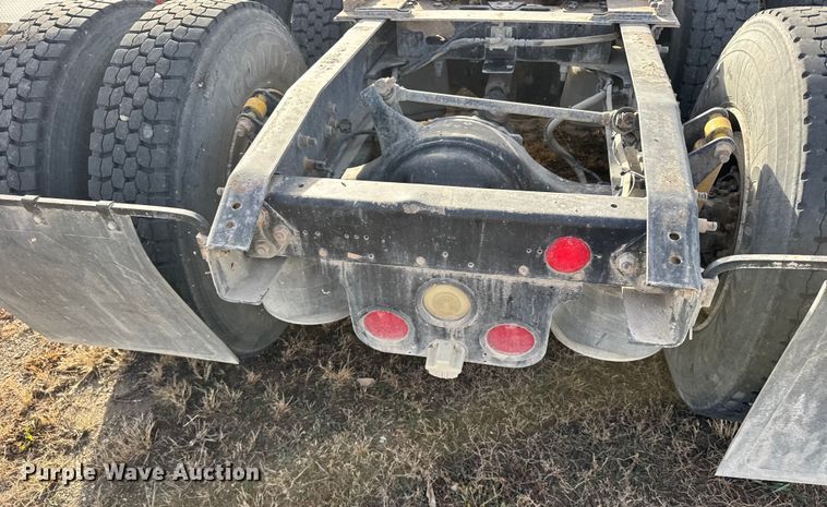 image for item EU6498 2007 Freightliner Century Class semi truck