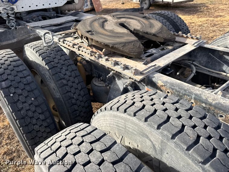 image for item EU6498 2007 Freightliner Century Class semi truck