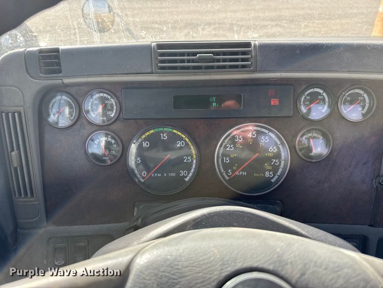 image for item EU6498 2007 Freightliner Century Class semi truck