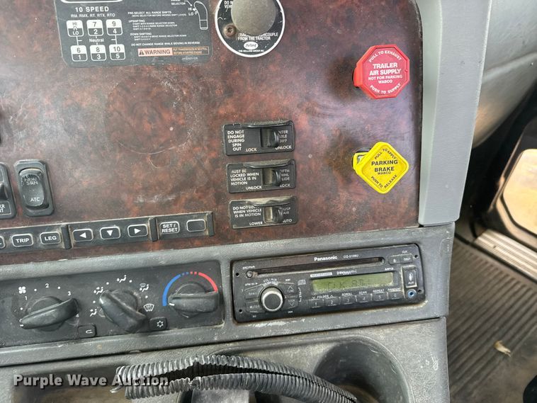 image for item EU6498 2007 Freightliner Century Class semi truck