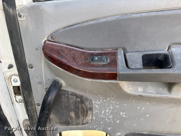 image for item EU6498 2007 Freightliner Century Class semi truck