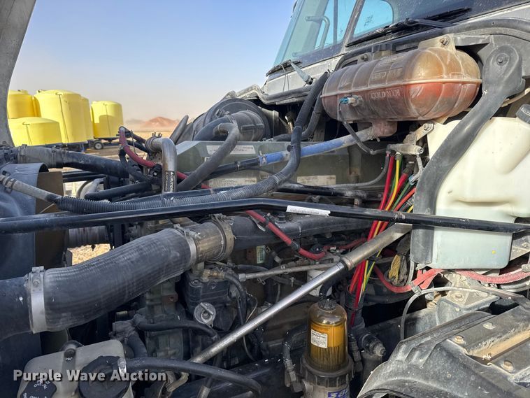 image for item EU6498 2007 Freightliner Century Class semi truck