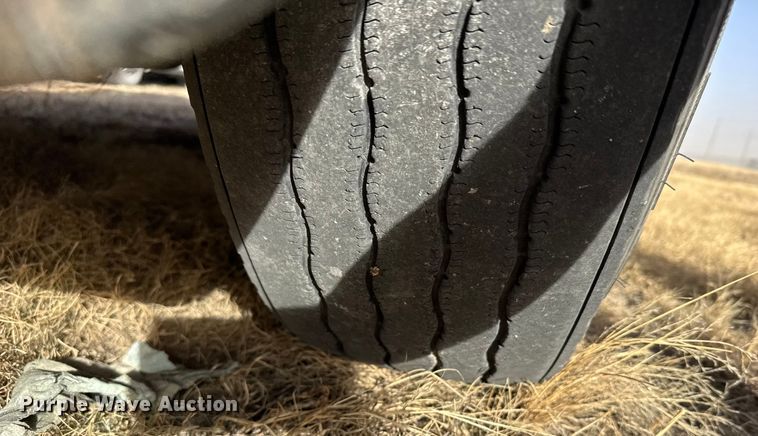 image for item EU6498 2007 Freightliner Century Class semi truck