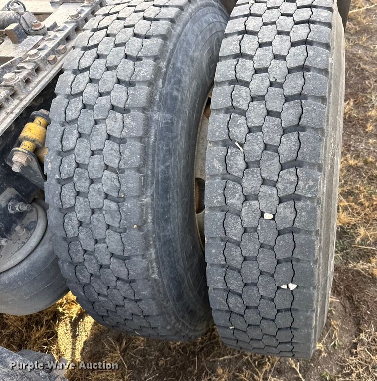 image for item EU6498 2007 Freightliner Century Class semi truck