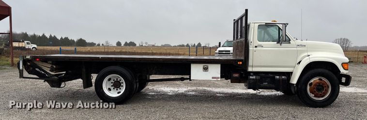 image for item EV3362 1998 Ford F700 flatbed truck
