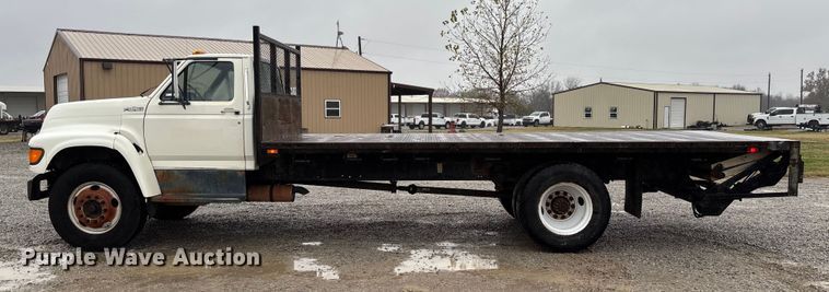 image for item EV3362 1998 Ford F700 flatbed truck