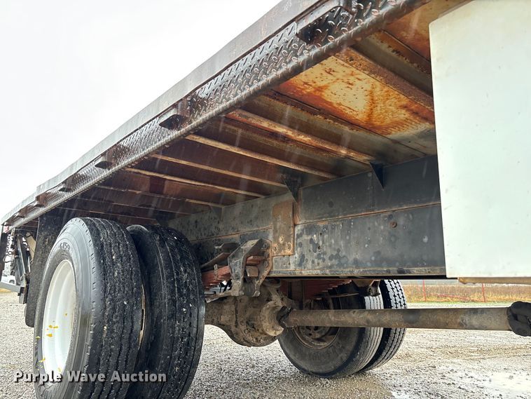 image for item EV3362 1998 Ford F700 flatbed truck