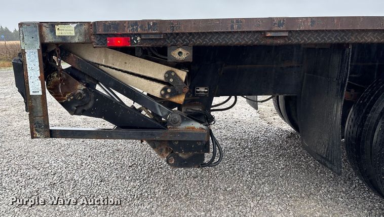 image for item EV3362 1998 Ford F700 flatbed truck