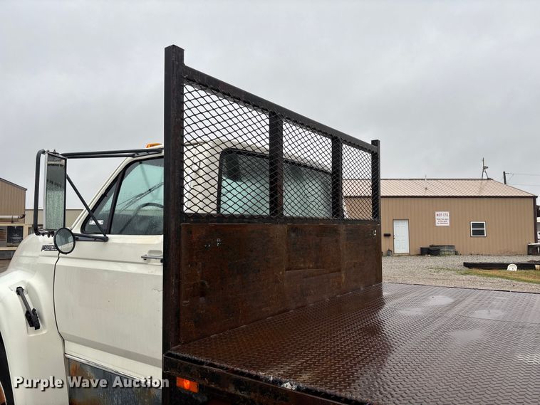 image for item EV3362 1998 Ford F700 flatbed truck