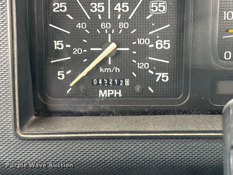 image for item EV3362 1998 Ford F700 flatbed truck