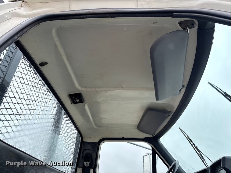 image for item EV3362 1998 Ford F700 flatbed truck