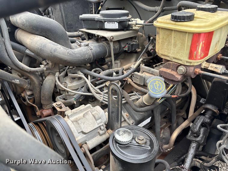 image for item EV3362 1998 Ford F700 flatbed truck