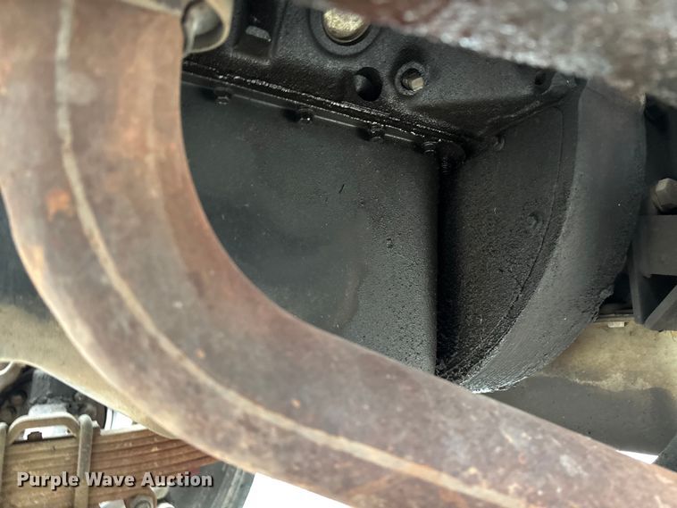 image for item EV3362 1998 Ford F700 flatbed truck