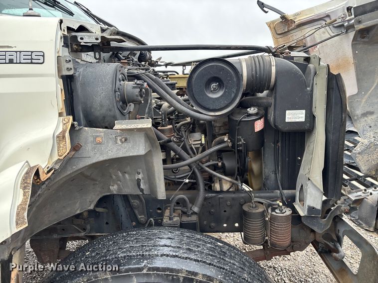 image for item EV3362 1998 Ford F700 flatbed truck