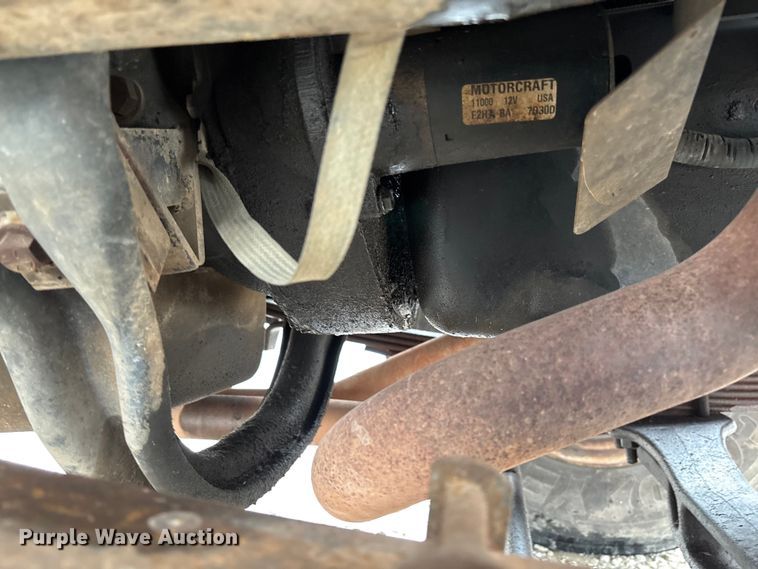 image for item EV3362 1998 Ford F700 flatbed truck