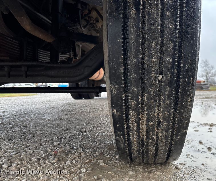 image for item EV3362 1998 Ford F700 flatbed truck