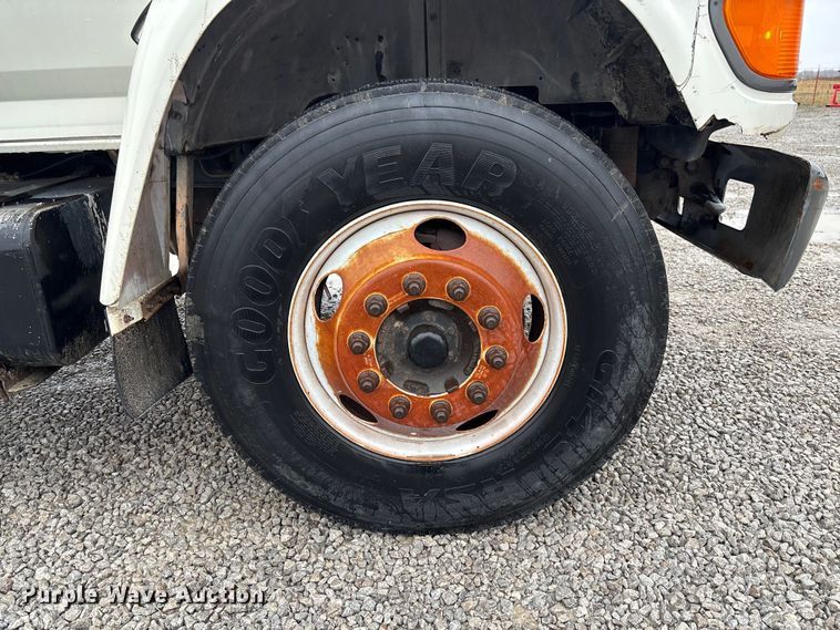 image for item EV3362 1998 Ford F700 flatbed truck