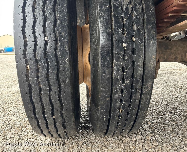 image for item EV3362 1998 Ford F700 flatbed truck