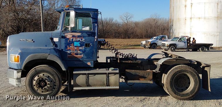 image for item FK0898 1994 Ford L9000 Aero Max semi truck