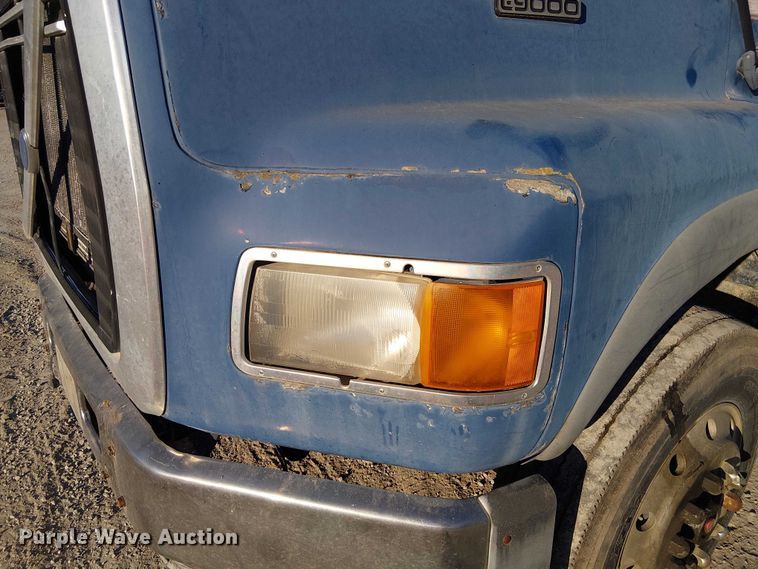 image for item FK0898 1994 Ford L9000 Aero Max semi truck