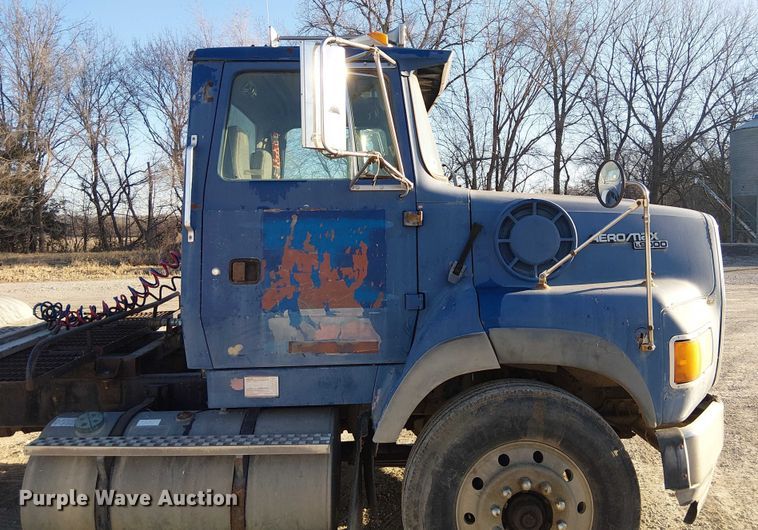 image for item FK0898 1994 Ford L9000 Aero Max semi truck