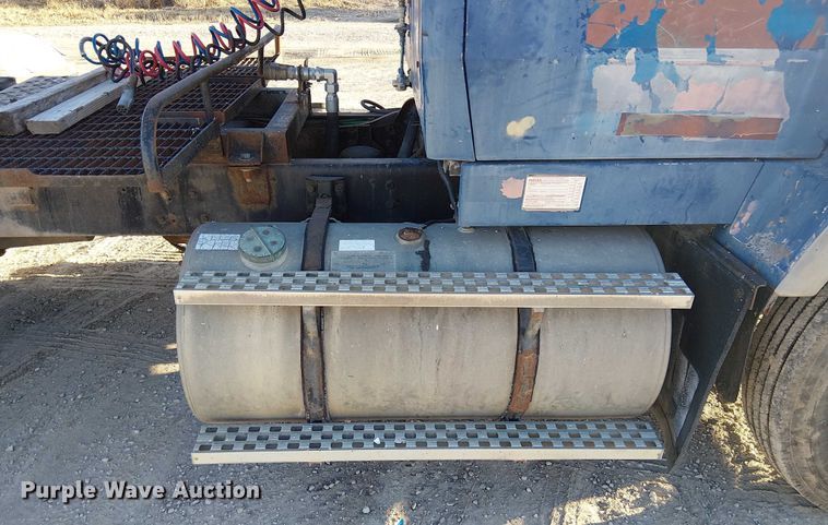 image for item FK0898 1994 Ford L9000 Aero Max semi truck