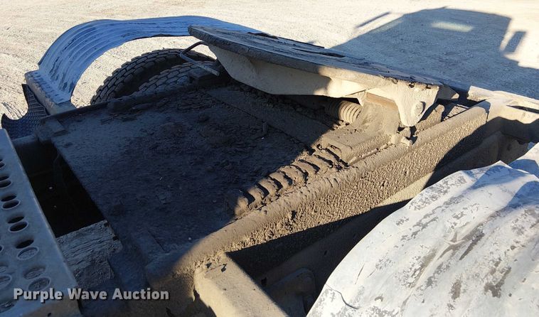 image for item FK0898 1994 Ford L9000 Aero Max semi truck