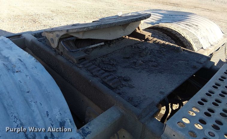 image for item FK0898 1994 Ford L9000 Aero Max semi truck